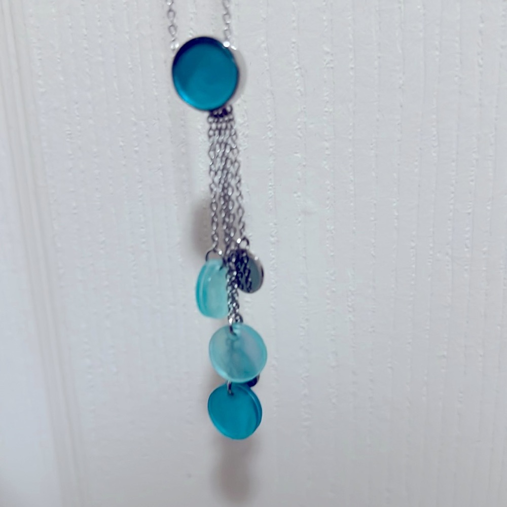 NWT Carnival Hull necklace